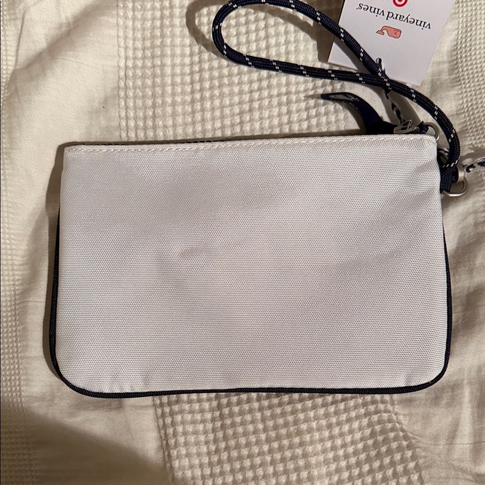 Vineyard Vines and Target white Wristlet with Navy Accents - Picture 4 of 5